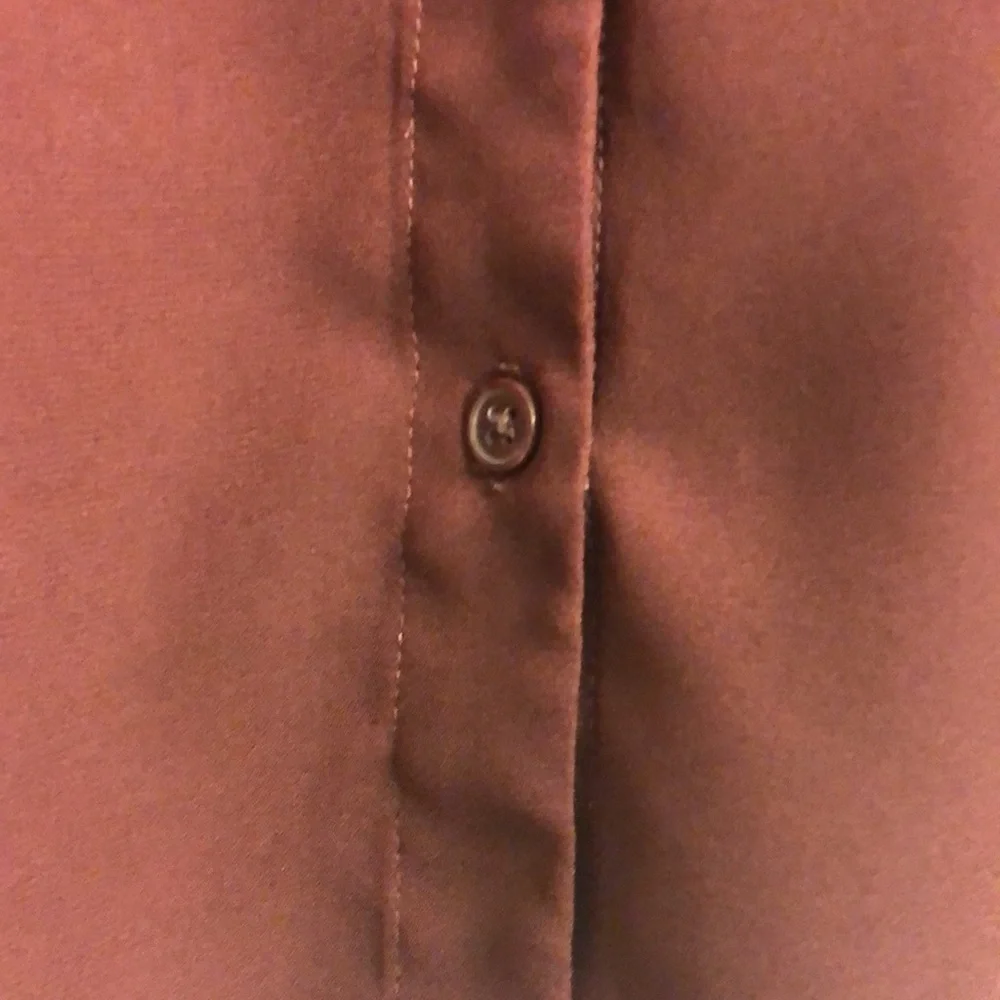 Banana Republic - sm maroon silky button-down w/billowy sleeves - Picture 4 of 7